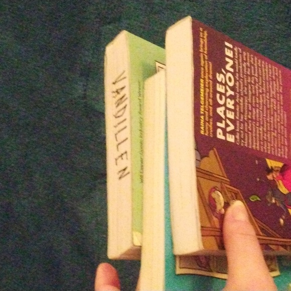 Set of 3 Raina Telgemeier books - Picture 3 of 5